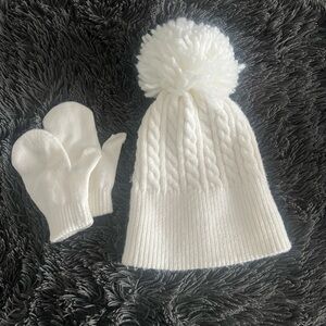 ❤️Laura Ashley White Cable Knit Hat and Mittens Set, EUC